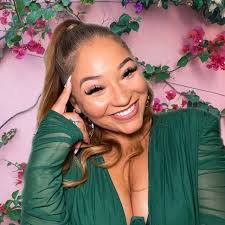 I'd love to connect with you and share what I do to help women business  leaders and owners speak more, share their messages and become dynamic  thought leaders.