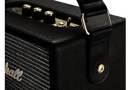 Free from the confines of wires and cords, this as i write this review, i'm playing lossless media on it via aux, and it sounds even better. Bluetooth Lautsprecher Marshall Kilburn Bluetooth Lautsprecher Schwarz Mediamarkt