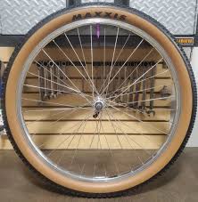 Image result for Beige Jantes 1988 ARO