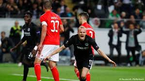 Eintracht frankfurt gegen vitoria guimaraes live im tv und livestream sehen. Eintracht Frankfurt Erreicht Das Halbfinale Der Europa League Sport Dw 18 04 2019