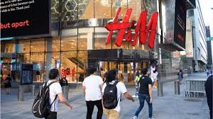 Discover discounted clothing, shoes, bags, accessories, swimwear, underwear and loungewear. H M Shifts Focus On Online Sales Speeds Up Stores Closings Ecommerce News Conferences Platform Reviews And Free Rfp