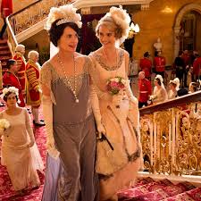 Downton abbey is hosting a lavish christmas party, yet despite being the season of goodwill, tensions are rife and bates's arrest has cast a shadow over the festivities. Downton Abbey Season 4 Finale Recap Lifes A Beach