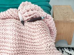 Le sujet tricoter une grosse couverture, toujours très demandé en 2021 vous passionne ? Ma Grosse Couverture Au Tricot Pour Mes Jolis Momes Mais Pas Que