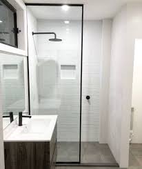 25 Walk In Showers For Small Bathrooms To Your Ideas And Inspiration Trendy Bathroom Tiles Bathroom Design Small Bathroom With Shower