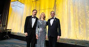 Amy gutmann grew up in monroe, new york, a small lakeside community, very. Penn President Receives Top Honor From Pennsylvania Society Penn Today