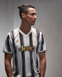 Hello viewers welcome back to our channel and in this video i am going to show you how to get c. Amor Y Odio Con La Nueva Camiseta De La Juventus As Com