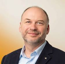 Bernadette Arnold's Instagram, Twitter & Facebook