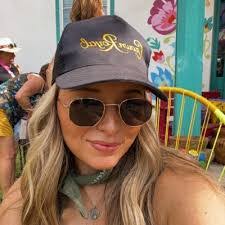 Kaci Moore's Instagram, Twitter & Facebook