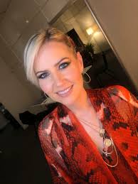 Minutes to go before the tour starts again! 😃😃