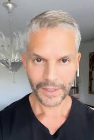 CAMBIA DE LOOK. Rodner Figueroa se pinta el pelo de gris ¿CREES QUE LE  FAVORECE? (Foto: Instagram Rodner Figueroa)