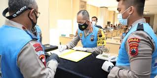 Maybe you would like to learn more about one of these? Wakapolda Jateng Pimpin Pembacaan Pakta Integritas Dan Pengambilan