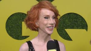 Is she married or dating a new boyfriend? Kathy Griffin Announces Surprise New Year S Eve Engagement And Wedding Entertainment Tonight