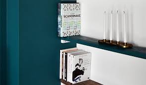 Tuto Fabriquez Facilement Une Bibliotheque D Alcove Sans Equerre Pour Gagner De La Place Equerre Etagere Murale Chambre Equerre Etagere