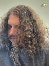 What products and methods are recommended for curly hair care?