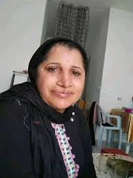 نداء الى كافة الأخوة والاخوات رب يحفظكم من كل بلاء،وسعيا منكم كل من شاهد  مقطع الفيديو والصورة الحديثتين بعد ضياع هذه المرأة المسمات مفيدة الورتاني  البالغة من العمر 43سنة خرجت من مقر