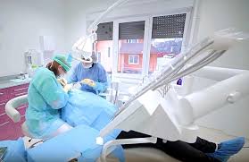 Dr matthieu declercq vous accueille au sein du cabinet à tourcoing, esthétique dentaire situé au 19 quai de cherbourg à tourcoing 59200, au sein du pole médical de tourcoing (en face de la clinique. Dentiste De Garde 7j 7 24h 24 Nuit Dimanche Et Jours Feries