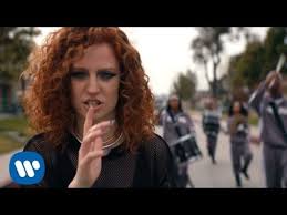 Jess Glynne Don T Be So Hard On Yourself Jess Glynne Don T Be So Hard On Yourself Official Video Musicali Cantanti Canzone