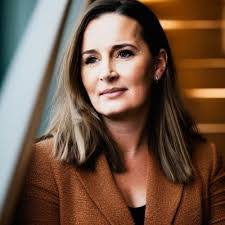 Tara Delong's Instagram, Twitter & Facebook