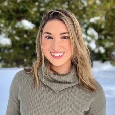 Brenna Samander's Instagram, Twitter & Facebook