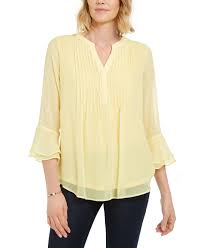 Discover the top trends in styles for women 5'4'' and under. 29 Petite Clothing Stores For Short Women The Ultimate Guide