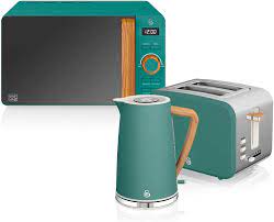 Safety locking lid to reduce water spilling. Swan Nordic Breakfast Set Kettle 1 7 Litres 2200 W Wide Slot Toaster 2 Slices Digital Microwave 20 Litres Modern Design Wood Effect Green Amazon De Home Kitchen