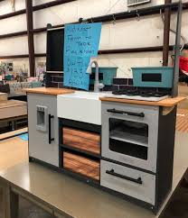 With lights and sounds for realistic play, a this play kitchen is not only adorable, but it comes with two food baskets, two window garden boxes, a pot, pan, and spatula, pretend ice cubes, and a. Pings Dings Mcdonough Kidskraft Farm To Table Play Kitchen Retails 199 99 Our Price 135 Facebook