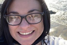 Amber Whalen's Instagram, Twitter & Facebook