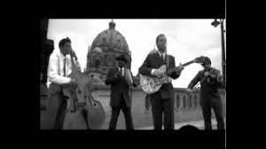 Wir grillen, die mamas kochen und wir saufen schnaps. Peter Fox Haus Am See Official Video Youtube