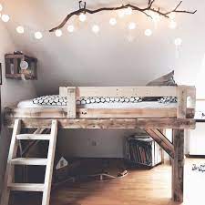 Spezialmaterialien wie metall oder kunststoff erfordern spezielle materialkenntnisse und ebensolche verarbeitungsmaschinen. Betten Selber Bauen Die Besten Ideen Und Tipps