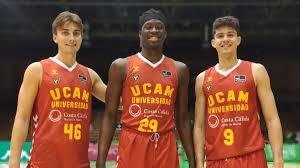 Born 26 august 2001) is a greek professional basketball player for ucam murcia of the spanish liga acb.listed at 6 feet 8 inches (2.03 m) and 214 pounds (97 kg), he plays. Alex Antetokounmpo Debuta En La Liga Endesa As Com