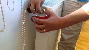 Cu greutatea redusa si un volum scazut de apa radiatoarele din otel ferroli gr f sunt o solutie optima. Cum Se AeriseÈte Un Calorifer Youtube