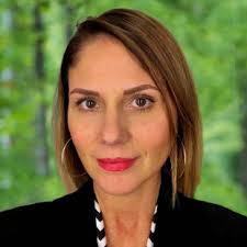 Leslie Reddy's Instagram, Twitter & Facebook