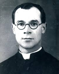 Era il 30 gennaio 1944 quando la gendarmeria fascista giustizio al Poligono  di tiro di Reggio Emilia Don Pasquino Borghi e altri 8 partigiani:  Ferruccio Battini, Romeo Benassi, Umberto Dodi, Dario Gaiti,