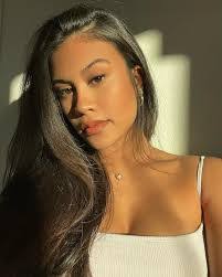 Diamond Brown's Instagram, Twitter & Facebook