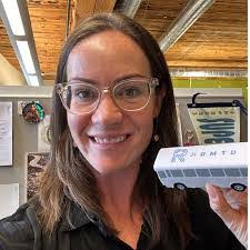 Tina Linger's Instagram, Twitter & Facebook