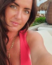 Leslie Reavis's Instagram, Twitter & Facebook