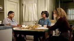 Aibileen, who works as a nanny and housekeeper for the leefolt family; The Help Film 2011 Moviepilot De