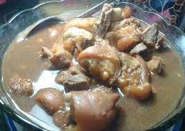 Jika airnya menyusut terlalu banyak boleh didihkan air untuk merebus daging, kemudian masukkan daging dan tetelan. Daging Babi Batam Resep Sop Kaki Babi Dan Cara Memasak Gulai Daging Babi