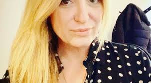 L'incredibile storia dell'isola delle rose. Morta Susanna Vianello Speaker Di Radio Italia E Figlia Di Edoardo Vianello L Affetto Di Fiorello Su Twitter