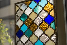 ステンドグラスを自作して家の窓や建具に入れたいと思っているあなたへ【DIYは可能です】 | キュウコン・ステンドグラス