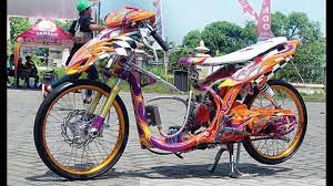 Untuk anda yang ingin mendownload game balapan motor yang bernama drag bike 201m maka di sini saya akan memberikan tutorialnya secara mudah. Download Video Drag Motor