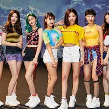 The group consisted of 7 members, they are hyebin, yeonwoo, jane, nayun, jooe, ahin, and nancy. Momoland Tour Announcements 2021 2022 Notifications Dates Concerts Tickets Songkick