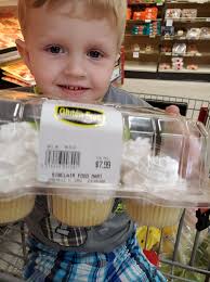 Love when the Gluten Free cupcakes get the recognition they deserve and  take center stage as the only option because they are just as good as  regular!❤️ 🧁