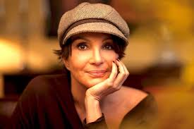 2025 Anouschka Renzi shows her personal Berlin