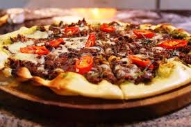 Makanan khs daerah juga menjadi ciri khas dari daerah asalnya. Dari Burger Hingga Sushi Ini 5 Kreasi Makanan Rendang Kekinian Halaman All Kompas Com