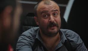 Bu da mı A değil??!!, Tatlı Küçük Yalancılar 1. Sezon 13. Bölüm Özeti