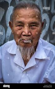Vecchio uomo vietnam immagini e fotografie stock ad alta risoluzione