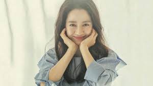 She's been unlucky since she was a child, and she suddenly encounters four men who shake up her life. Song Ji Hyo Reportedly Cast In Upcoming Kbs Drama Lovely Horribly More On April 27 It Was Reported That Song Ji Hyo Is Cast For An Upcoming Kbs Drama Called Lovely Horribly My Entertainment