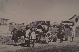 Aceasta sarbatoare leaga laolalta o zi importanta a istoriei evreilor, ziua recoltei in orientul apropiat, un obicei dacic magic, o. Rusaliile Negre Si Gulagul Nostru Cel De Toate Zilele Epoch Times Romania