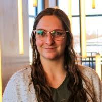 Leah Poynter's Instagram, Twitter & Facebook